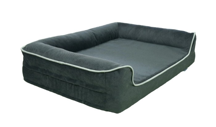Hand-stitched velvet pet bed
